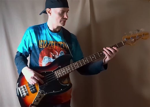 I'm playing the bass guitar line to the Led Zeppelin song What Is and What Should Never Be from the Led Zeppelin 2 album released on October 22,1969.John Paul Jones is a great rock bass player.I've been a Led Zeppelin fan since 1986.Thank you to Led Zeppelin and John Paul Jones for the music and bass guitar inspiration.