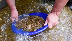 There's gold in York Co. streams (but it's hard to get)