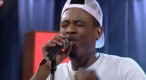 O angolano DeezyWonder promoveu o seu primeiro álbum ‘Tudo ao mesmo tempo’, com o tema 'Free', acompanhado pela The Oddara Band. > Mais vídeos do programa em youtube.com/conversasaosul | Conversas ao Sul - RTP África