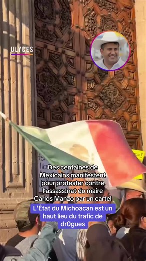 Crédit : @raff // Des centaines de Mexicains manifestent pour protester contre l’assass!nat du maire Carlos Manzo par un cartel. L'État du Michoacan est un haut lieu du trafic de dr0gues.