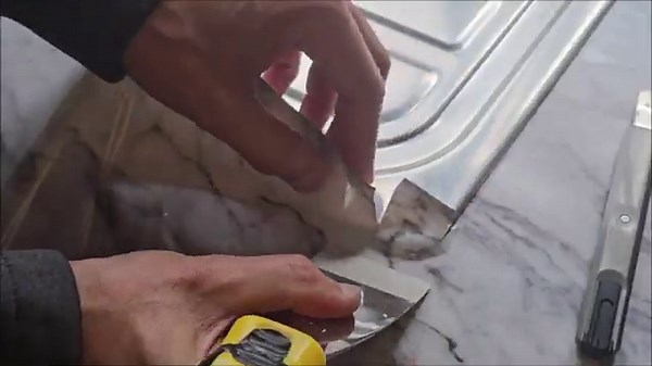 How to vinyl wrap the kitchen worktop | Instant transformation on a budget | Easy DIY