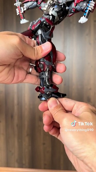 Gundam Astray Red Frame Model Kits and Diorama Review