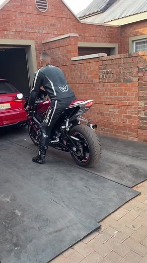 Suzuki GSXR K6: Motorcycle Review and Riding Experience