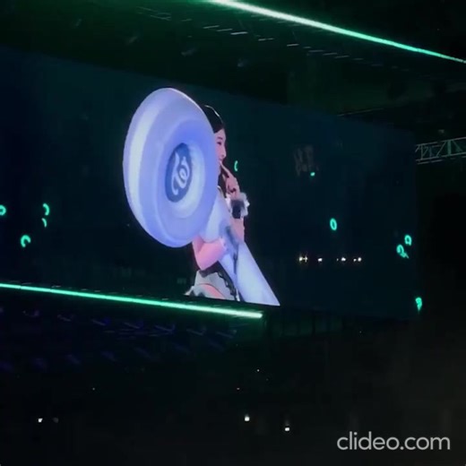 -repost 251207 THE GIANT CANDYBONG IS BACK AND MOMO HITTING EVERYONE IN THE BUTT WITH IT  via godmitzu cr: XHS acc *muted audio by Clideo | Twicemy- TWICE Malaysia Fanbase 马来西亚站 backup page | Facebook