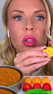 284K views · 2.5K reactions | I can’t stop eating these satisfying sounds!  #asmr #satisfying #eating #trending #viral #satisfying | HunniBee ASMR | Facebook