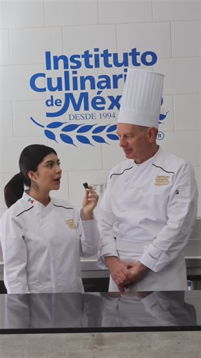 Ping pong con Chef Gervais Voisard👨🏼‍🍳 Conoce de dónde es, qué materias imparte, su platillo estrella y mucho más👀 - Puebla📍Avenida Teziutlan Nte. 43 La Paz, Puebla de Zaragoza. 📲 222 976 7360 - #ICUM #Puebla #EduacaciónContinua #Cursos #PasiónPorLaGastronomía #ArteCulinario #ChefsDelFuturo #GastronomíaMexicana #EducaciónGastronómica #ChefEnFormación #InnovaciónCulinaria #CocinaCreativa #EscuelaDeChefs | ICUM Instituto Culinario de México