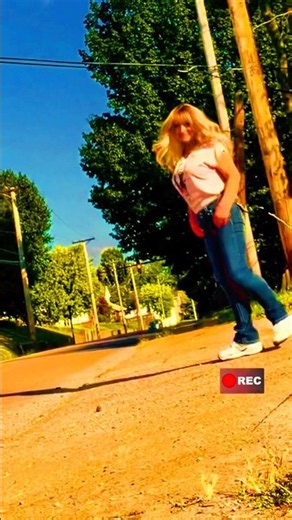 “Free Bird” Dolly Parton 1946-2026🩷 People are either a blessing or lesson in our lives.#blonde