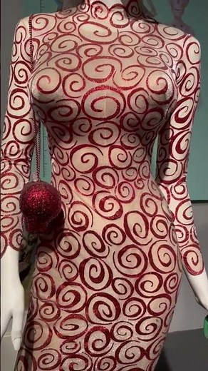 Costume designer Colleen Atwood discusses the famous costume from Mars Attacks! #costumedesign