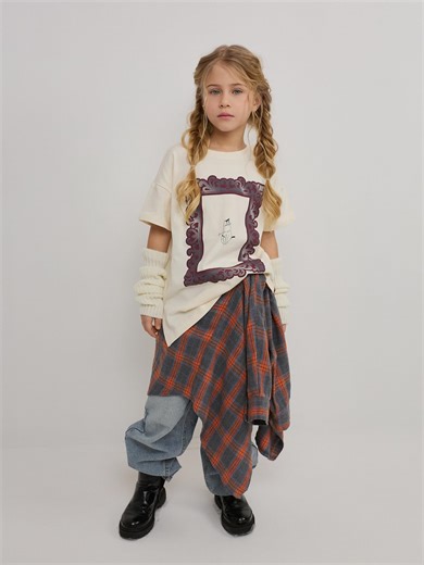 Elite models on Instagram: "Darina , 124 cm. For direct booking. Ma: @elite_models_belarus Ph: @golovacheva.kids Hair: @antonina.stylist Mua: @oldani_muah Loc: @alice_photostudio"