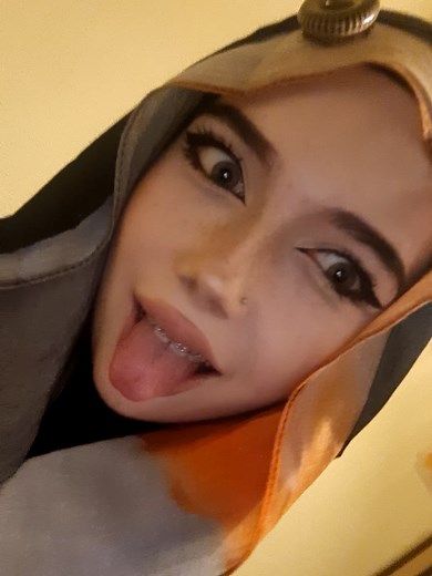 Eyebrow Interaction with Hijabi Style