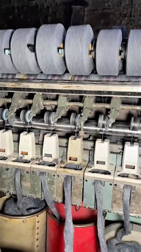 Making yarn from old fabrics 🧶