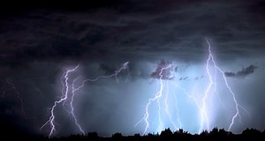 How 'Superbolts' of Lightning Form | Earth And The Environment