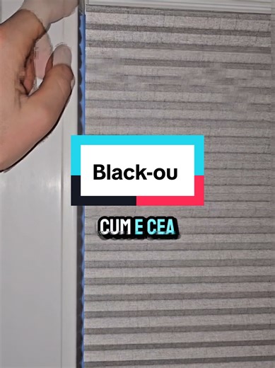 Jaluzele tip plisse black-out cu material dublu tip fagure și folie de aluminiu între straturi. Blochează lumina aproape complet și ajută la menținerea temperaturii în cameră, vara și iarna. Montaj discret, control precis al luminii, fără draperii. #plisseblackout #jaluzeletipplisse #conforttermic #izolatietermica #iliosprotect