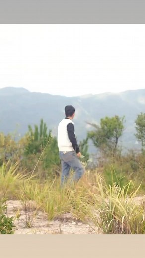 Good morning from Hong Kong 🇭🇰 Free bonsai from the true master — our Mother Nature#hongkongbonsaipots #bonsai #bonsais #bonsái #bonsaitree #bonsaimania #bonsaimaster #bonsaishop #shohin #shohinbonsai #bonsaishohin | Hong Kong Bonsai Pots