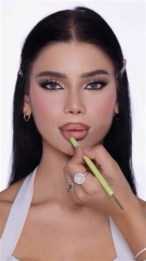 Dana Alaziz Amoun Badran | MUA on Instagram: "BEAUTY • UNDEFINED ! 📍Dubai . MAKE-UP GLAM DONE BY @dana_amoon • @dianaukr • @steve.photographe • @jxfarez • #mua #flawless #beauty #beautybloggers photography"