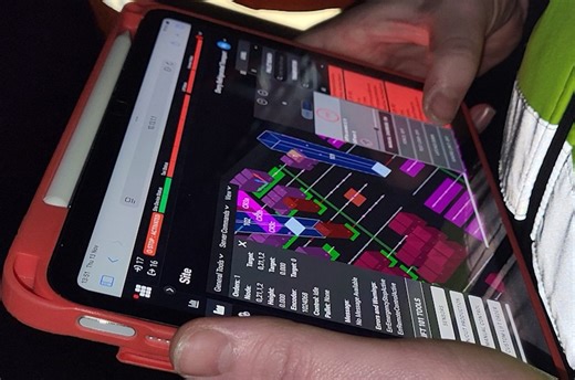 𝐍𝐞𝐱𝐭 𝐮𝐩 𝐢𝐧 𝐭𝐡𝐞 𝐬𝐞𝐫𝐢𝐞𝐬: A deep dive into our Front-end control and data analytics. Every client gets access to a dedicated front-end platform where they can monitor their system in real time—from shuttle battery life and component health to live 3D system visualisation and selected control functions when needed. Clients can also explore detailed data analytics, including throughput, SKU movement, and productivity hotspots across the warehouse. In this episode, Sam Moffett sits do