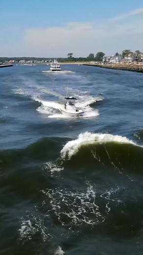 Mako center console leaving Manasquan inlet #mako #boats #makoboats #centerconsoleboats | Shore Boats