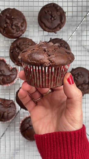 YUMMIEST Protein Snacks to help keep the littles full for more than a hot second🎉. Comment RECIPES to get these sent to your dms! Plus! The post has more recipes, store bought options, snacks that require no baking-- and how to know if the kids are getting plenty of protein...because this can be something we actually don't need to stress about! https://www.yummytoddlerfood.com/protein-snacks-for-kids/ #toddlersnacks #kidsnacks #proteinsnacks #toddlerfood | Yummy Toddler Food