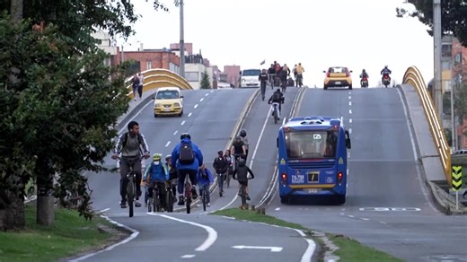 Streets in Bogota were car-free as part of the city’s fight against air pollution, encouraging locals to use means of transportation such as buses, bicycles, and scooters. | Reuters