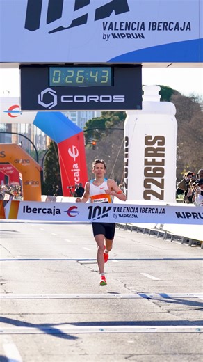 That European record feeling 💫 ⏱️ 26:45 How many more records will Andreas Almgren break this year? 👀 📹 Sportmedia Agency | World Athletics