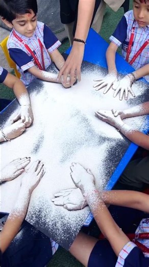 This is how Japanese school students draw pictures | #shorts