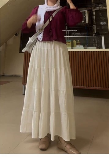 Stylish Outfit Ideas with White Long Skirts