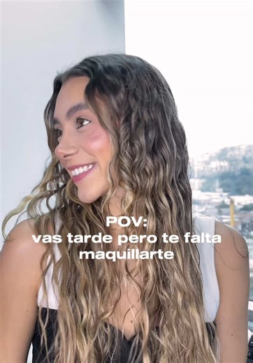 Transformación de Maquillaje al Instante