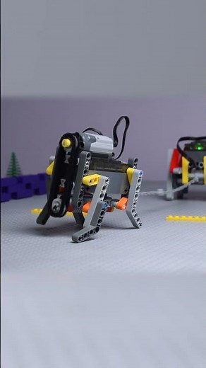 4 Legs vs 6 Legs: LEGO Technic Tug-of-War