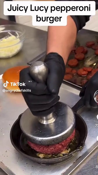 Horrifying recipes from chef club 🤦🏻‍♂️. Ya better GTFOH with that #fyp #terriblechefs #stupidfood #satire? @Angry Chef 🔪 🥩 🦀 🎣