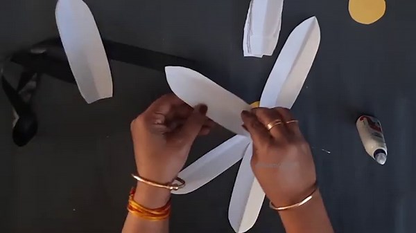 DIY Lily Flower Costume | Creative Fancy Dress Ideas | Lily Flower For Fancy Dress Competition