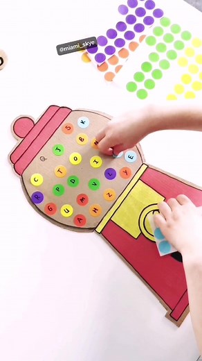 Gumball Alphabet - full activity details on Insta @miami_skye #diytoys #kidsactivities #preschool #finemotorskills #actividadesinfantiles #preescolar