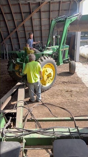 Hooking the 4020 to the 8-Row Planter to Plant our First Sweet Corn