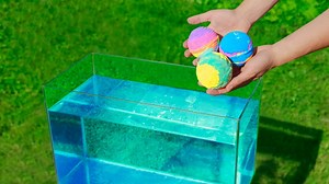 Experiment: Bath Bombs Under Water