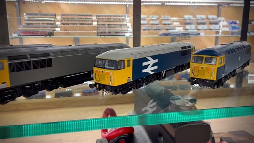 42 reactions | Heljans new O gauge Class 56 has now touched down in our shop! These amazing models are available in very low numbers so get yours now…priced at £594.15. Order yours now at https://railsofsheffield.com/blogs/news/heljan-o-gauge-class-56-arrive | Rails Of Sheffield | Facebook