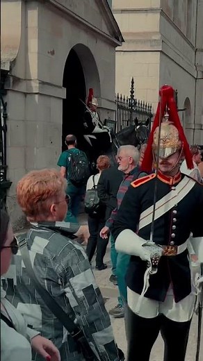 Royal Guard Flusters Woman | Royal Guard | British Royal Guard | Horse Guards | Horse Guards Parade