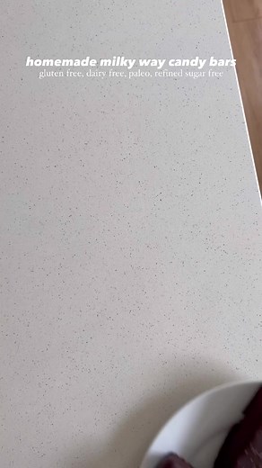 homemade milky way candy bars 🫶🏼 they’re gluten free, dairy free, paleo, and refined sugar free and soooo good. recipe in the comments! #milkyway #milkywaybar #milkywaycandy #milkywaychocolate #milkywaycandybar #chocolatebar #homemadecandy #homemadechocolatebars #healthydessert #healthycandy #glutenfreedessert #paleodessert #refinedsugarfree #dairyfreedessert #vegandessert#veganchocolate #veganchocolatebar #vegancandybar #nobakedessert #chocolatenougat #chocolatecaramel #caramel #guiltfreedess