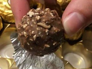 ఏం నాయ‌నా... ఇంకో ల‌డ్డూ కావాలా? ఏదీ.. ఈ వీడియో చూసి అడుగు!