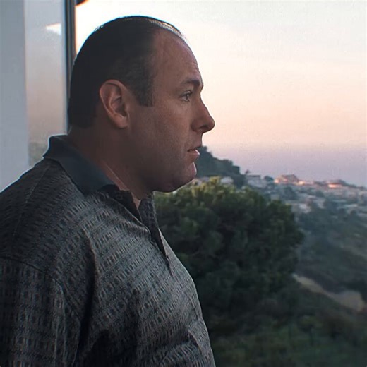 One thing that stuck with me from the Italian scenes in the Sopranos (not this episode though) was that the Italian mafiosi called their don "boss" (in English) while the American ones called him "don".