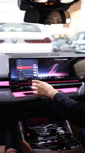 รู้หรือไม่? เราสามารถเปลี่ยนสีภายในรถยนต์ BMW ได้ มาดูวิธีปรับอารมณ์ เติมสไตล์ ให้เข้ากับทุกโมเมนต์การขับขี่ของคุณง่าย ๆ เพียงปลายนิ้วสัมผัส ☎️ สอบถามข้อมูลเพิ่มเติมได้ที่ บาเซโลนา มอเตอร์ ทุกสาขา สาขาวิภาวดี 02-481-7777 สาขาบางแค 02-080-5888 สาขาเชียงใหม่ 053-306-472 Line : @bmwbarcelonamotor #BMW #BarcelonaMotor #BMWTH | BMW Barcelona Motor