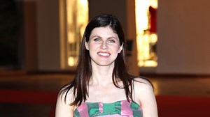 Alexandra Daddario is expecting rainbow baby with producer husband