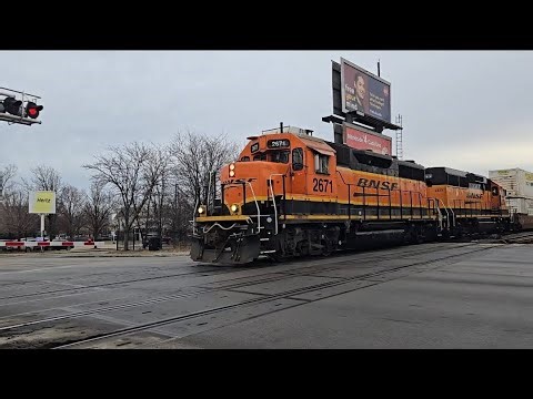 BNSF Geeps leading a Intermodal transfer 1/8/2026