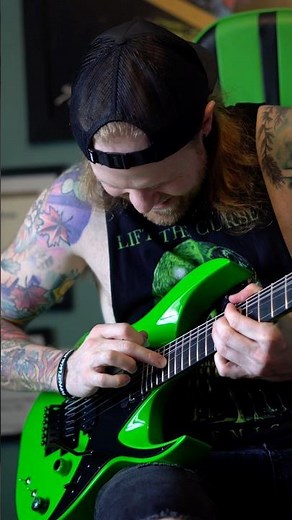 🤘 Mandalorian jams w/ the Sustainiac! 💚🎸