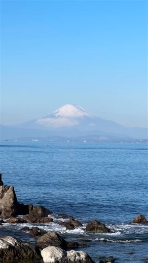 少しうねってますね。ロイヤルで浮力ある板でできそうです。 #一色boat #一色ボート #海況 #一色海岸 #波情報 | 葉山一色ボート（葉山一色海岸）
