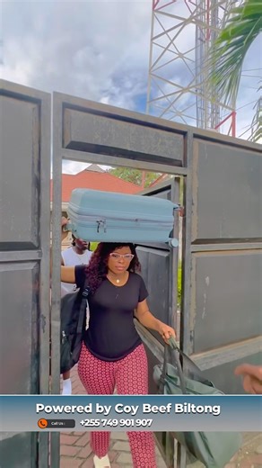 Conrad kennedy Coy on Instagram: "Uki rekwestiwa na mtu ukakuta anagombana na mpenzi wake unaonekana wewe ndio umewagombanisha ila Mapenzi ya Dar. Wakati umefika wa kubadilisha mazingira! Mwezi huu, tarehe 30/05/2025, Cheka Tu inakupeleka Masaki – pale kwenye venue ya kimataifa Warehouse, ndani ya CHEKA TU: BLACK AND WHITE 🖤🤍 EDITION. Yaani kwa kifupi — vichekesho vinaenda kuwa Black and White, na kicheko kinaenda kuwa Black and White! 😄 🎟️ Tiketi: Regular: 25,000/= VIP: 50,000/= VVIP: 100,0