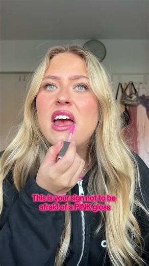Viral gloss🩷 Reklame, da den er modtaget i gave #fentybeauty #fentyglossbomb #makeup