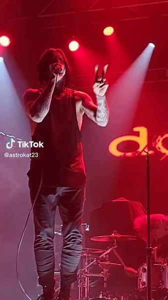 Edsel Dope has a message #dopetheband #live #concert #houseofblues #houston #numetal #rockstar #staticx #xero #2023 #edseldope