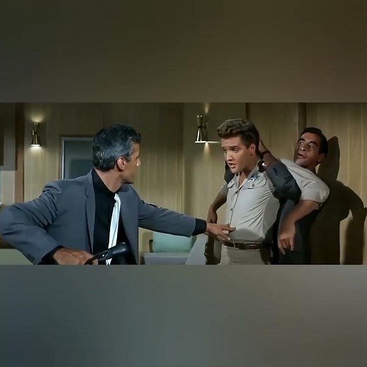 Elvis Presley, Scene From Follow That Dream