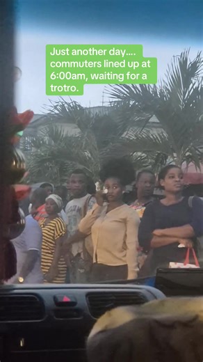 It’s another Monday morning and these are the scenes minutes before 6am on the Pokuase–Accra route scores of commuters stranded, unable to get public transport Still no proper solution to this oo.. and this is super worse on the Kasoa Accra road #dailyghana