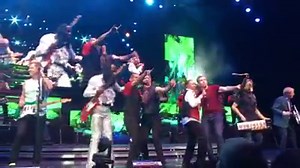 Tonight! Milwaukee... What an incredible crowd! #EarthWindAndFire #Chicago | Earth, Wind & Fire