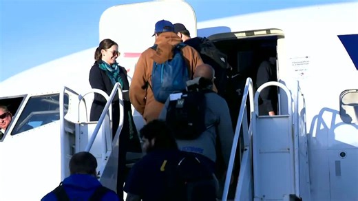Manitoba premier cleared after accepting flights to Grey Cup games: investigation